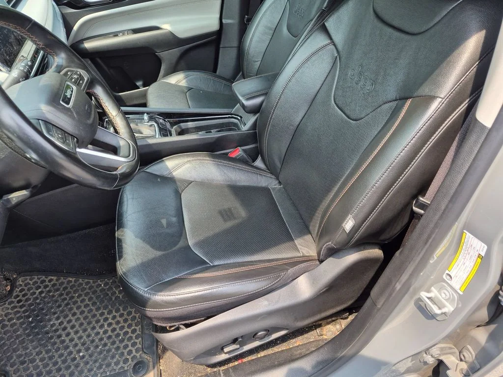 Used 2022 Gray Jeep Limited image 17