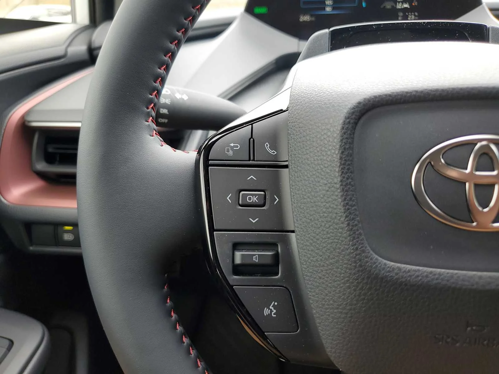 New 2026 Wind Chill Pearl Toyota SE image 18