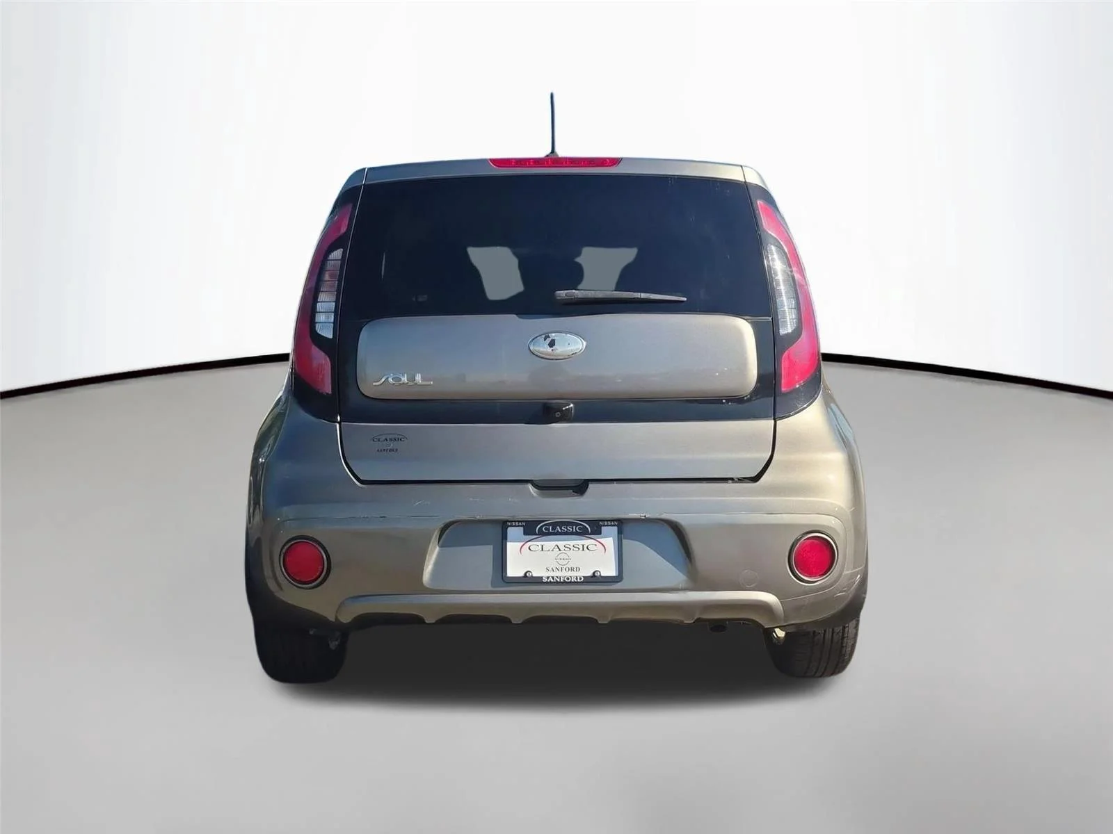 Used 2018 Titanium Gray Kia Base image 4