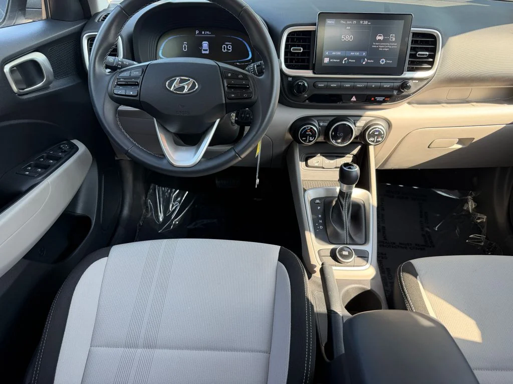 Used 2023 Shimmering Silver Hyundai SEL image 13
