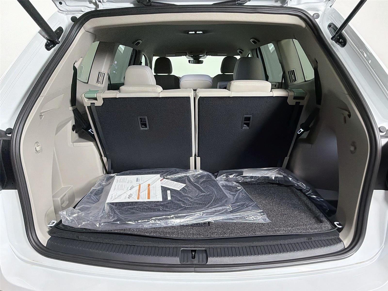 New 2026 Opal White Pearl Volkswagen 2.0T SE image 25