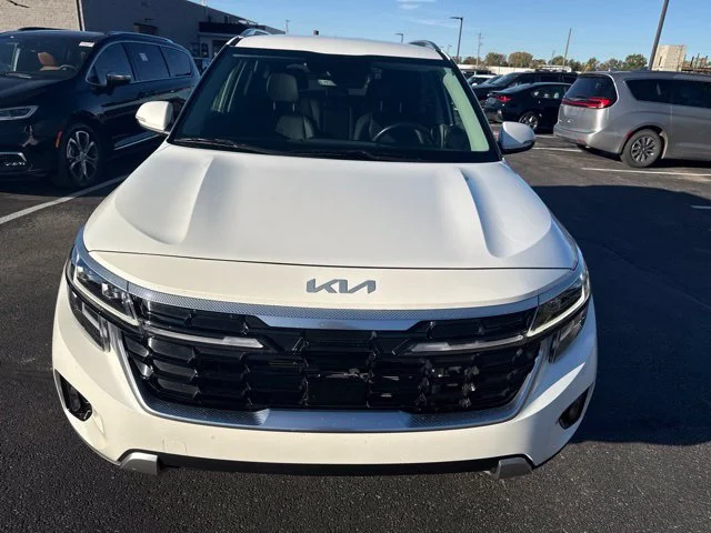Certified Used 2024 Snow White Pearl Kia SX image 3