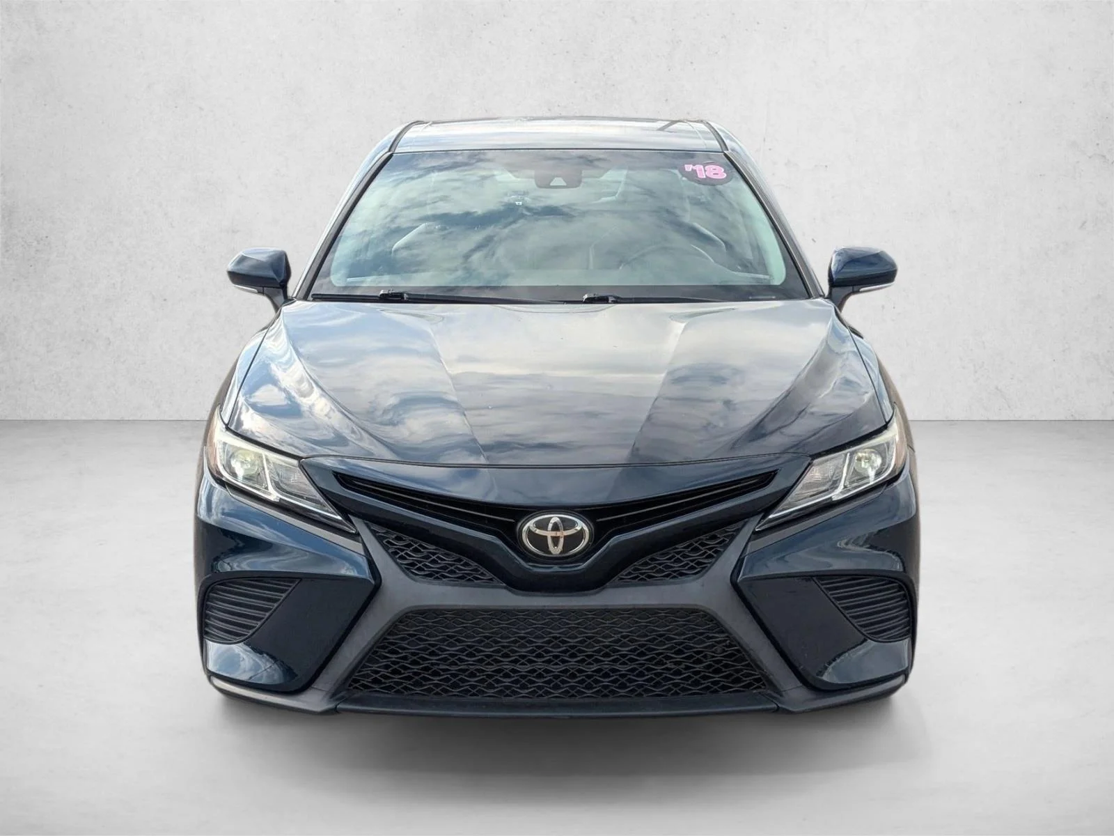 Used 2018 Galactic Aqua Mica Toyota SE image 2