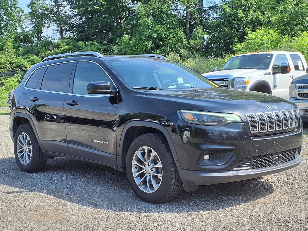 Used 2020 Black Jeep Latitude Lux 4x4 image 3