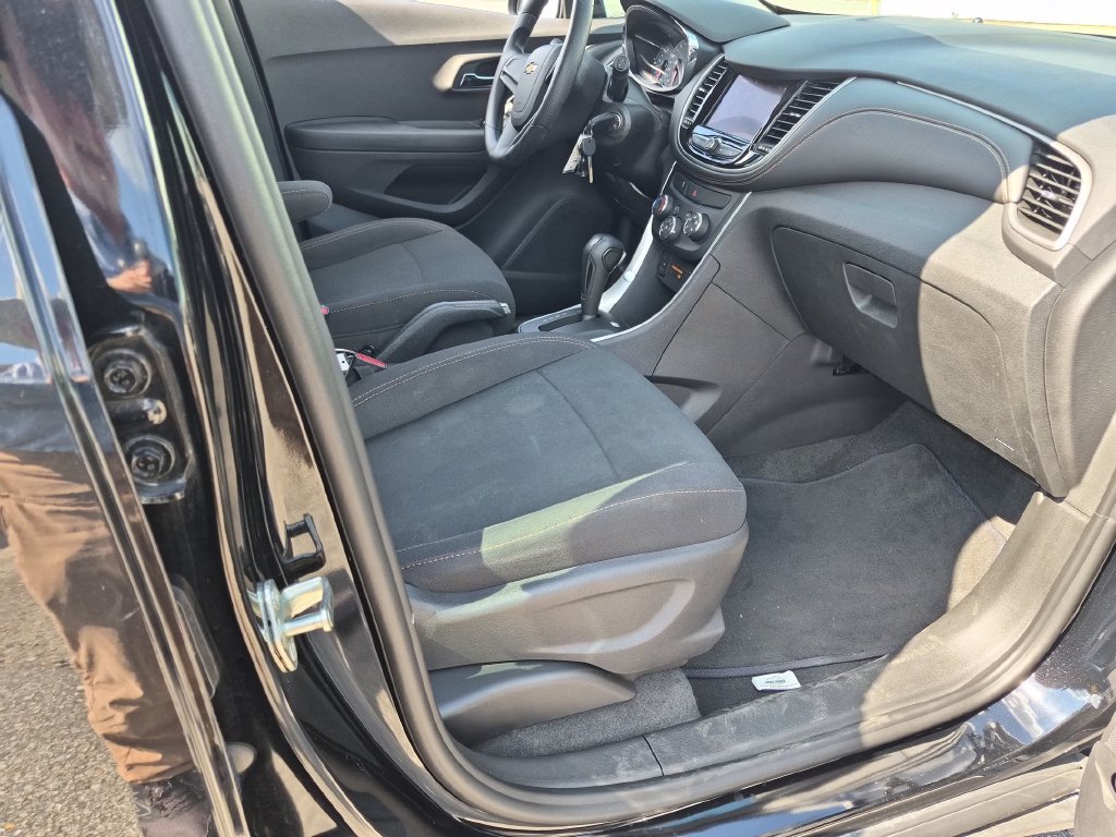 Used 2020 Black Chevrolet LS image 30