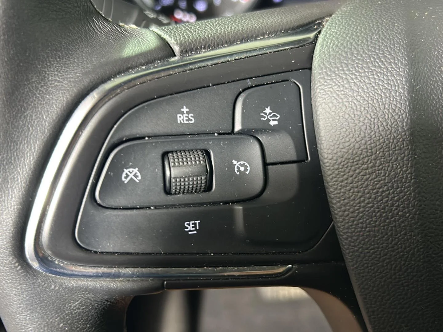 Used 2021 Ebony Twilight Metallic Buick Select image 22