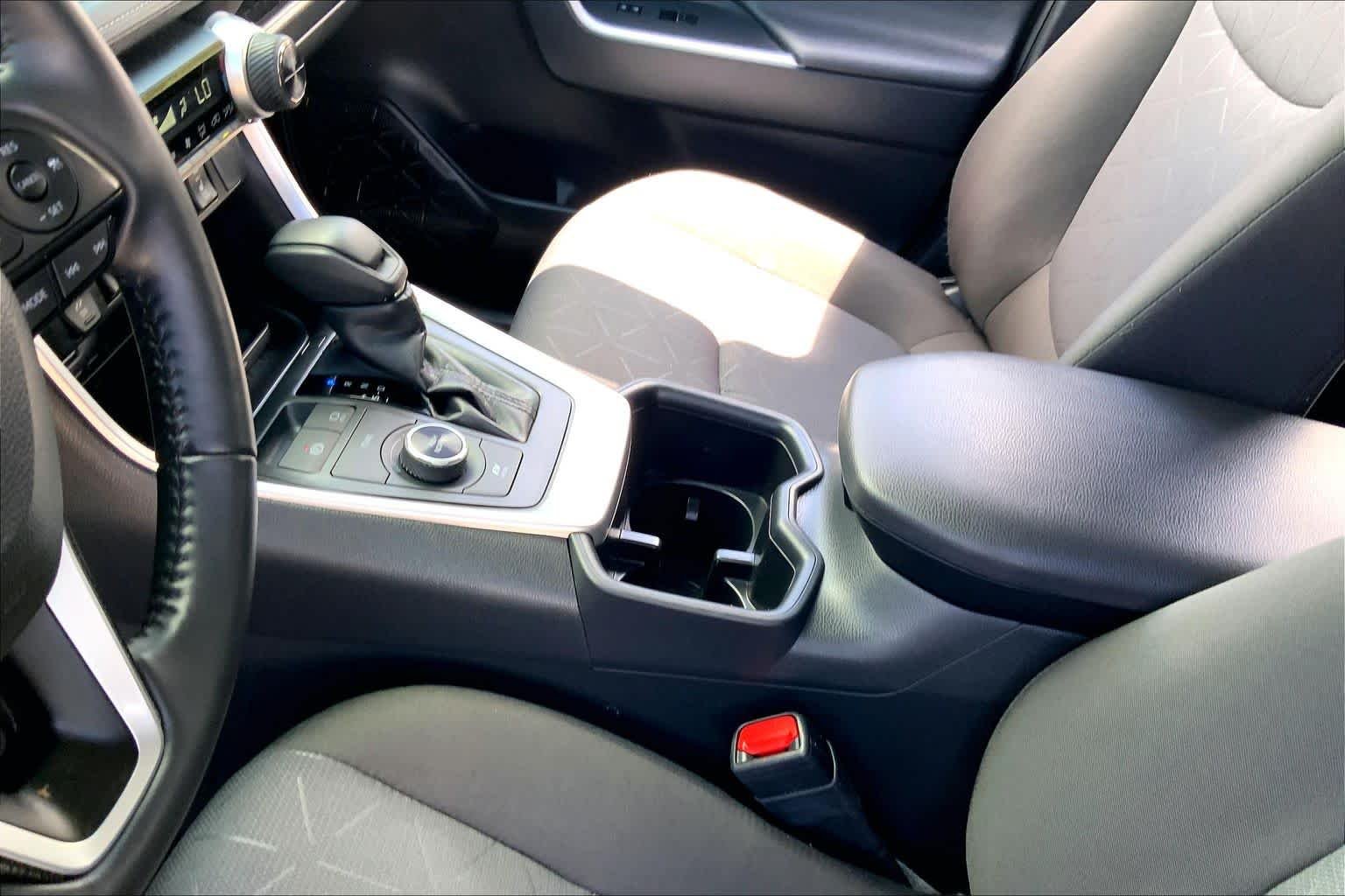 Used 2025 Ice Cap Toyota Hybrid XLE image 14