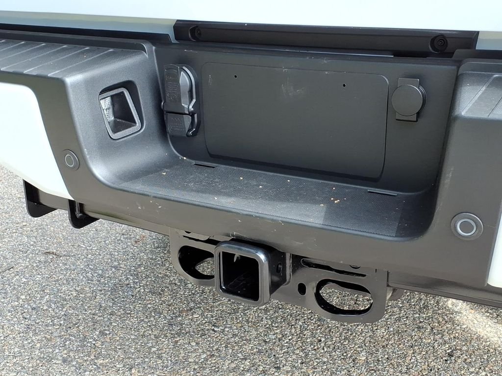New 2026 Oxford White Ford F-250® XLT image 7