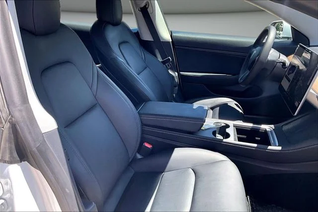 Used 2021 White Tesla Standard Range Plus image 26