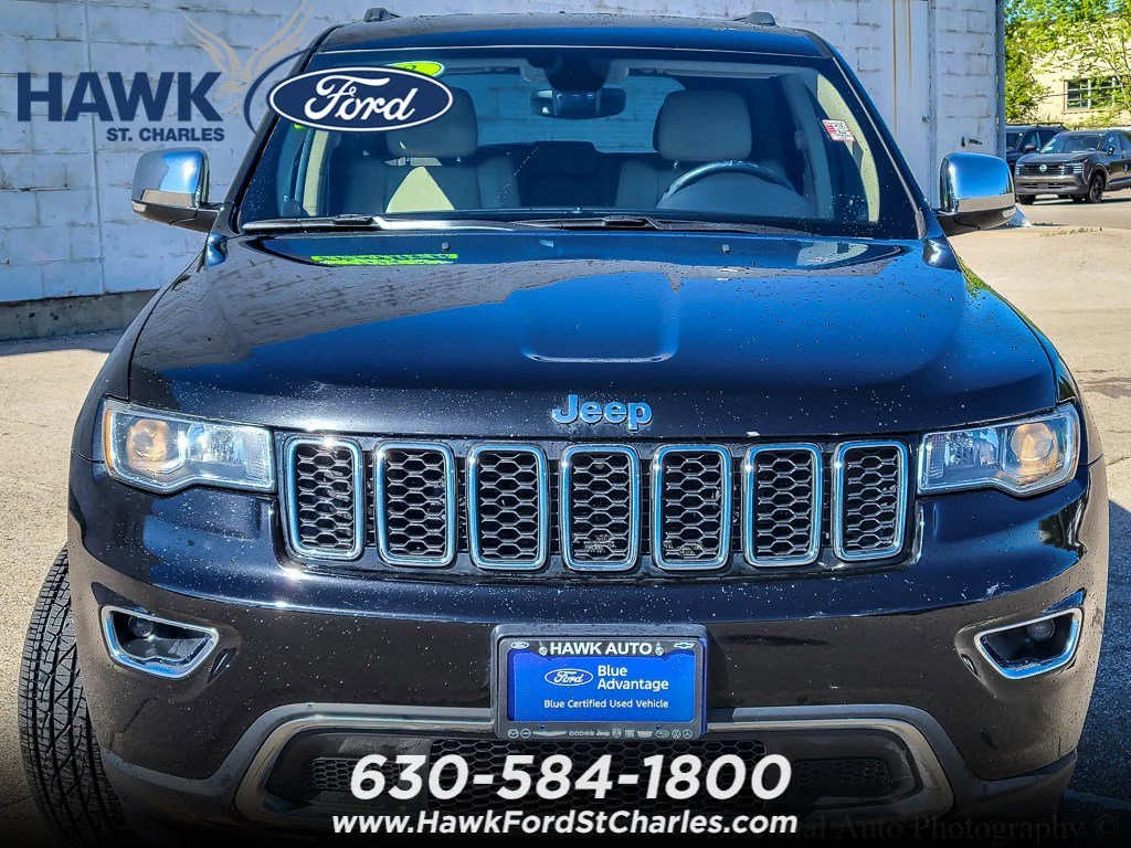 Certified Used 2018 Diamond Black Crystal Pearlcoat Jeep Limited image 3