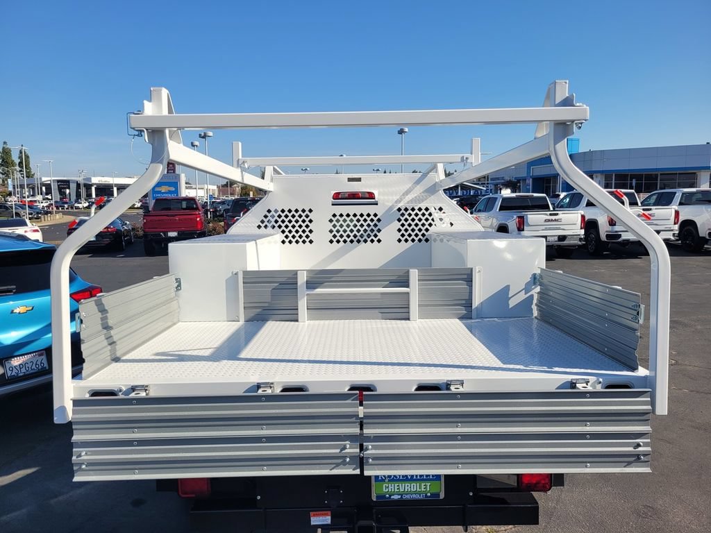 2026 Chevrolet Silverado 3500 HD Chassis Cab Work Truck view 7