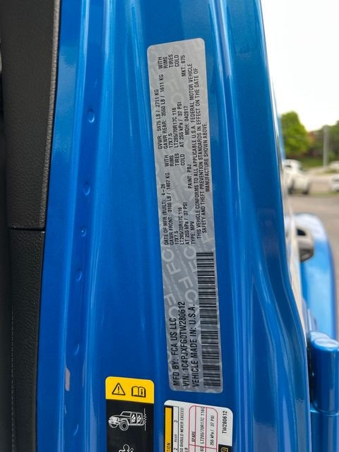 New 2026 Hydro Blue Pearl-Coat Exterior Paint Jeep Rubicon image 34