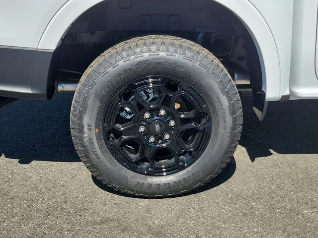 New 2026 Oxford White Ford Lariat image 5