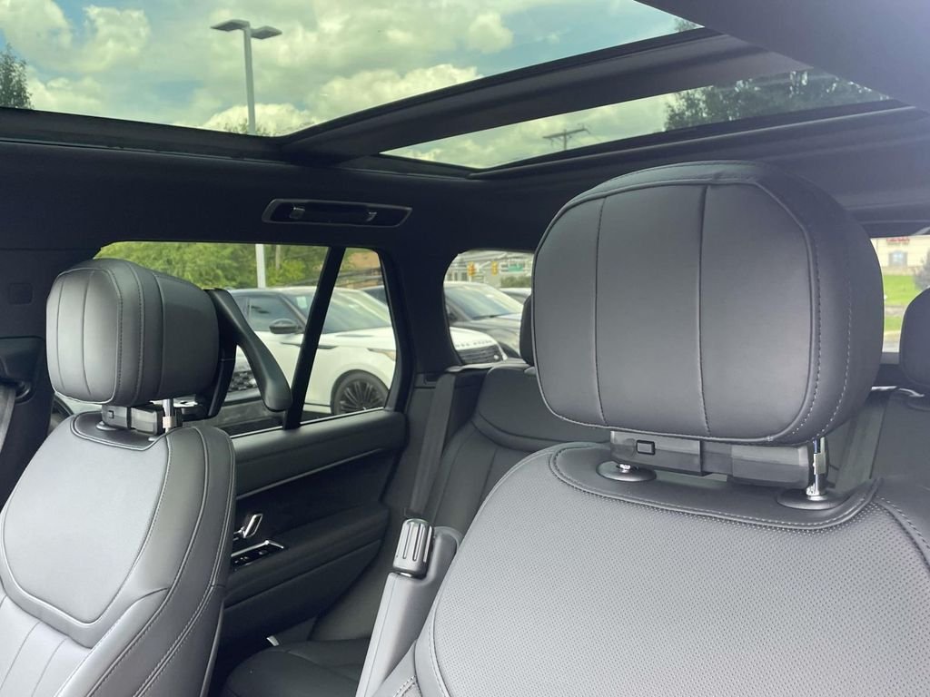 New 2026 Carpathian Grey Land Rover SE image 14