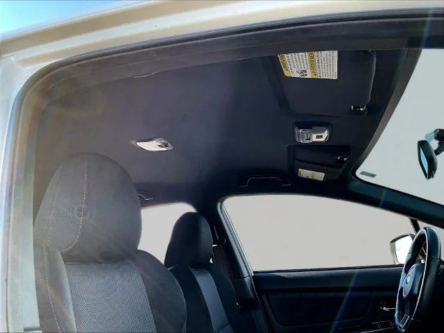 Used 2021 White Subaru Base image 31