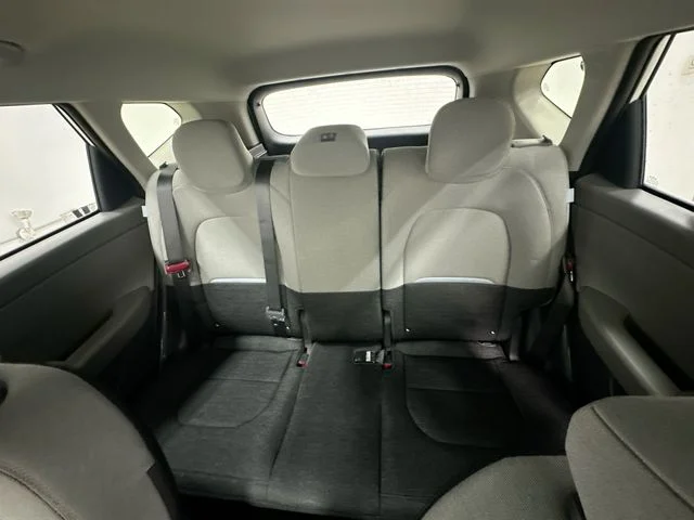 New 2027 Snow White Pearl Kia LX image 24