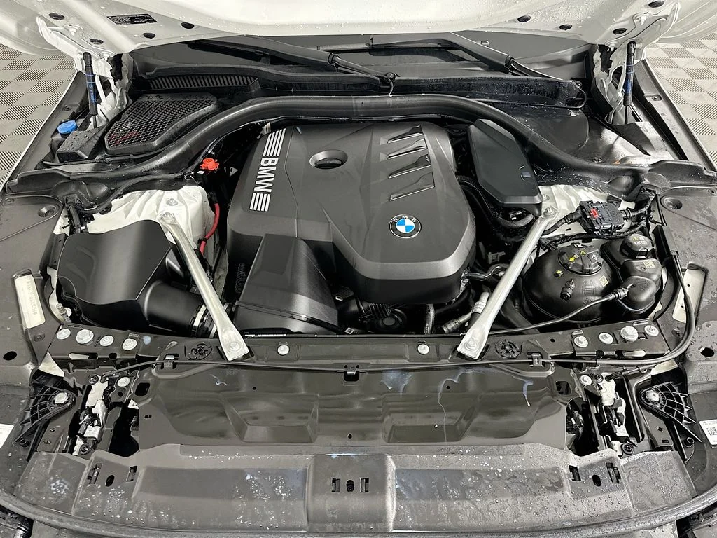 2025 BMW 5 Series 530i - Photo 31