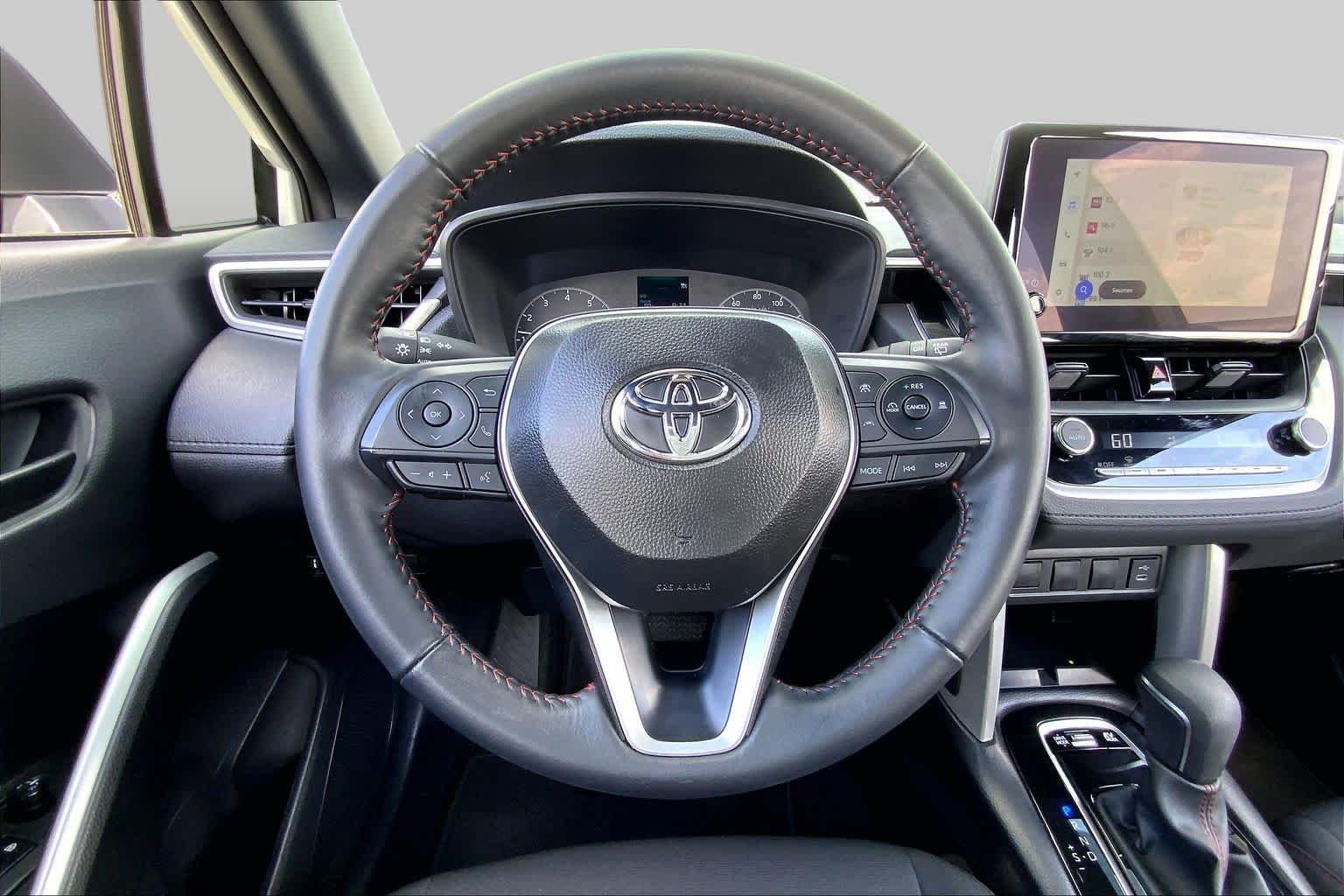 Used 2025 Wind Chill Pearl/Jet Black Toyota Hybrid Nightshade Edition image 6
