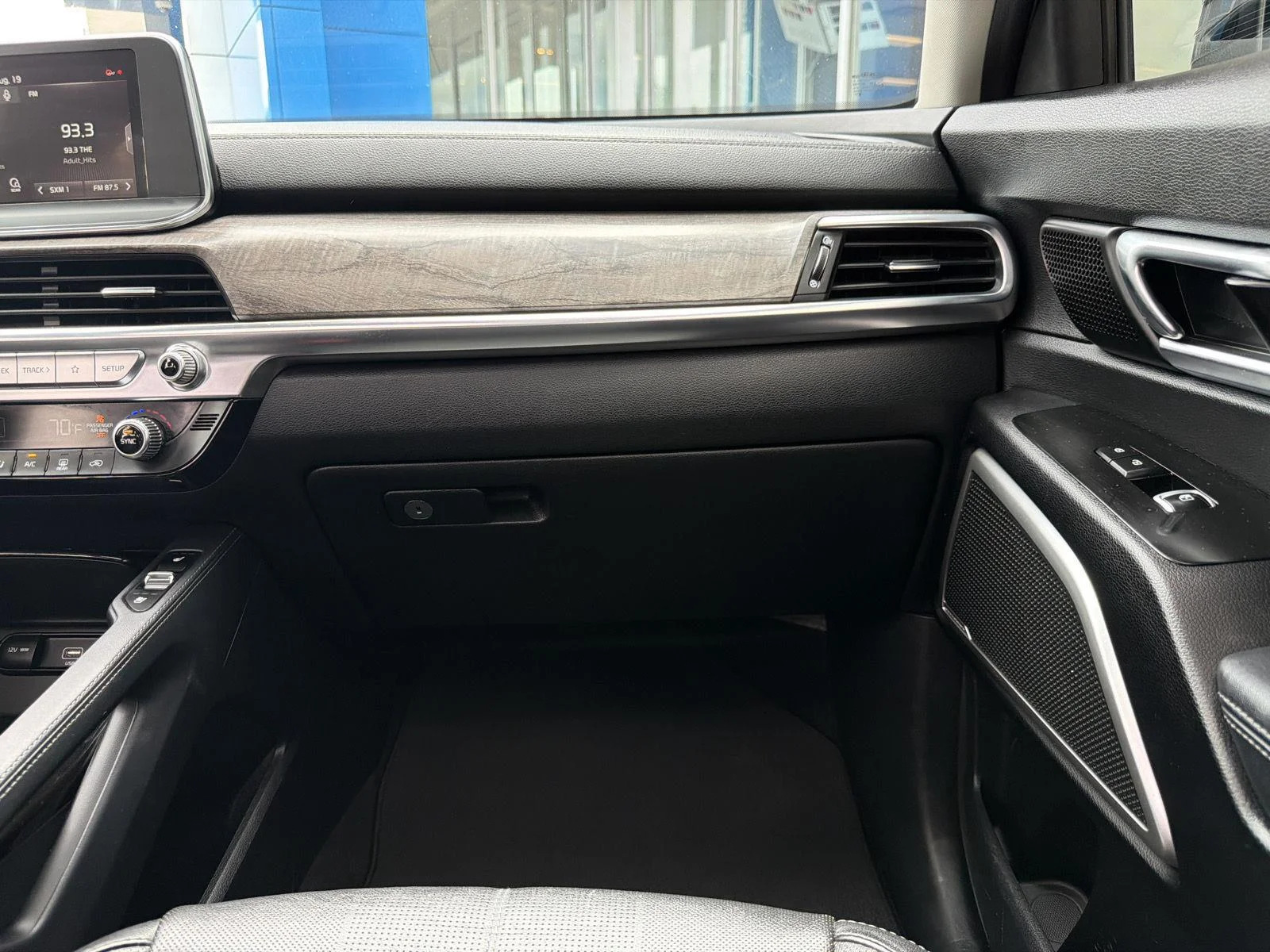 Used 2020 Ebony Black Kia EX image 33