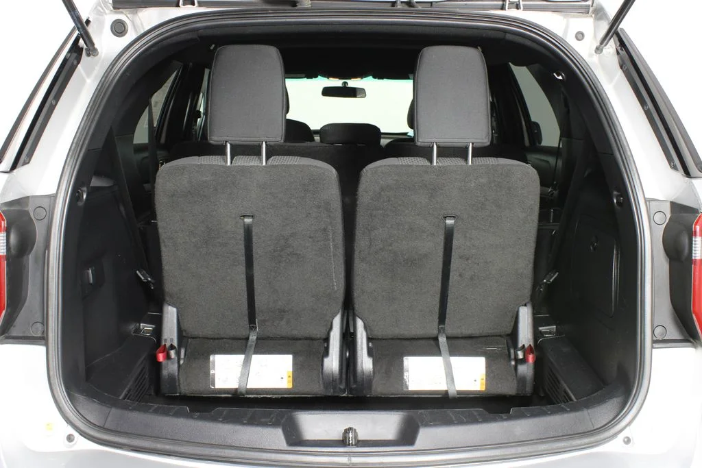 Used 2016 Ingot Silver Ford XLT image 7