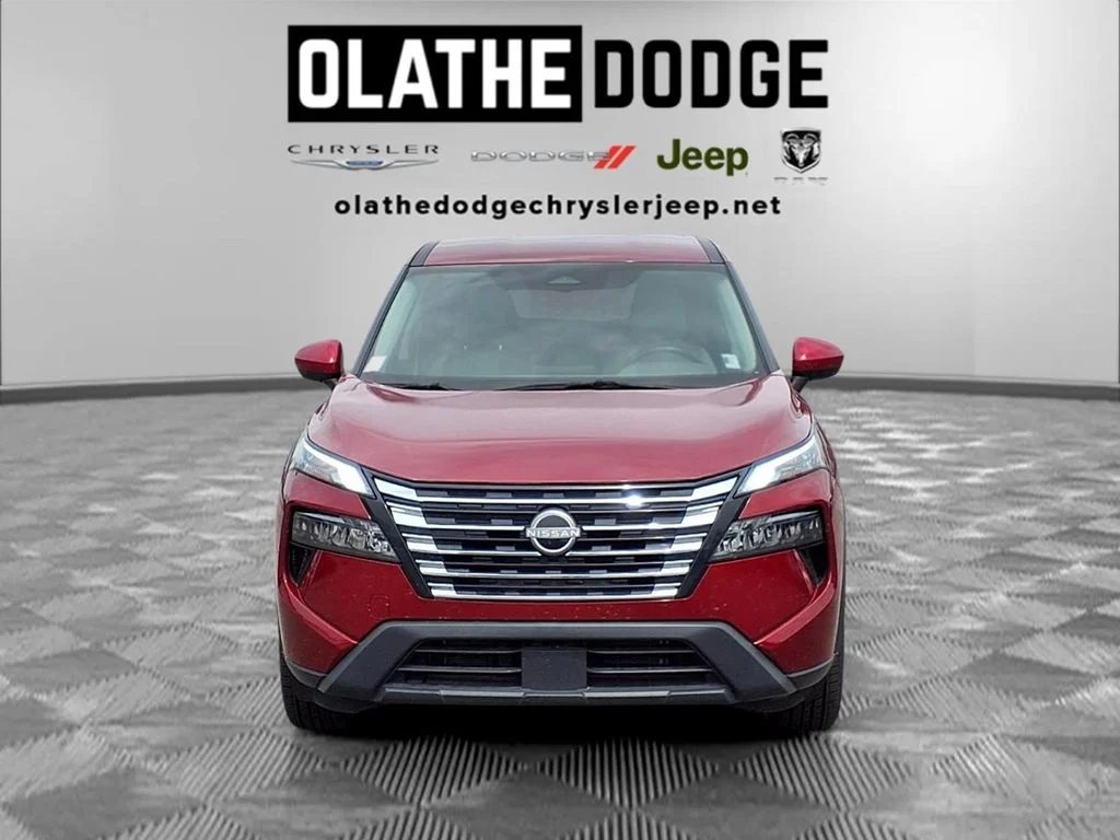 Used 2025 Red Nissan SV image 32