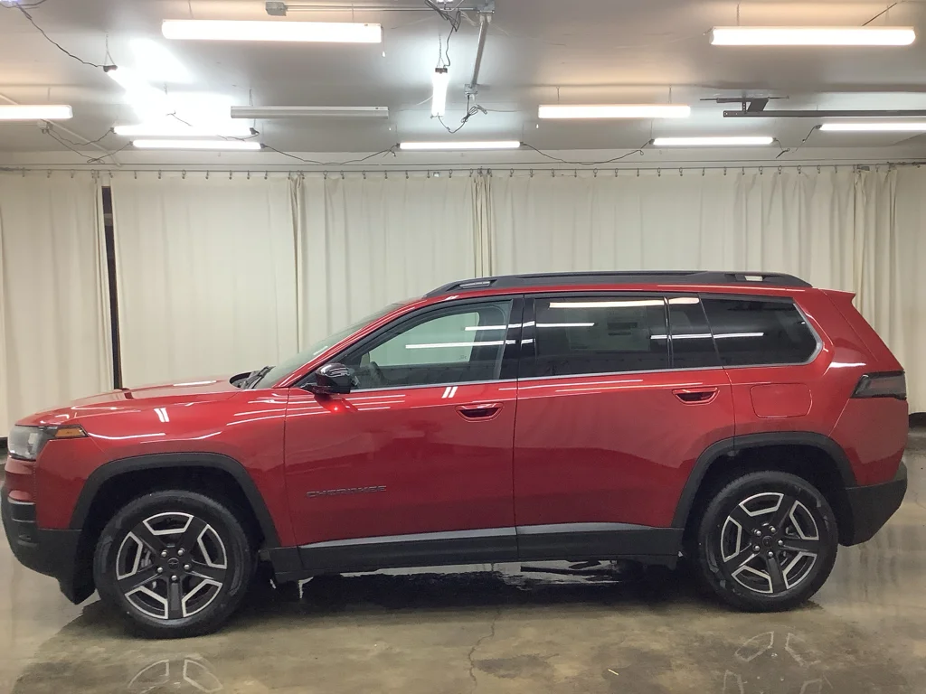 New 2026 Red Hot Pearlcoat Jeep Limited image 9