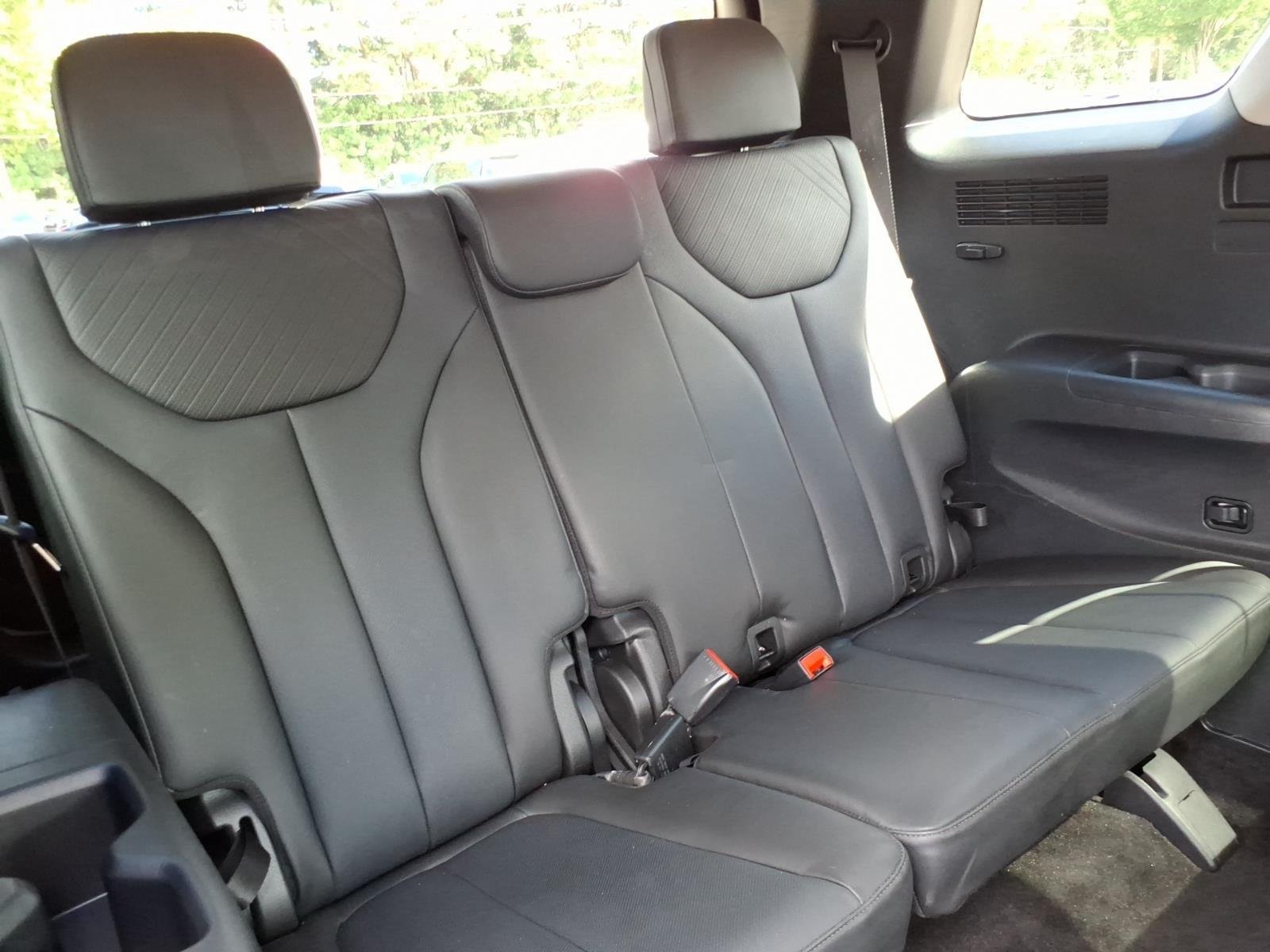 Used 2024 Hyper White Hyundai SEL 7P image 31