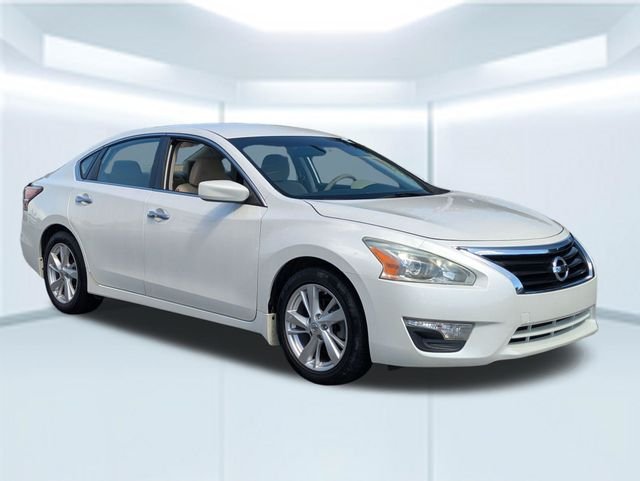 Used 2014 White Nissan 2.5 SV image 8