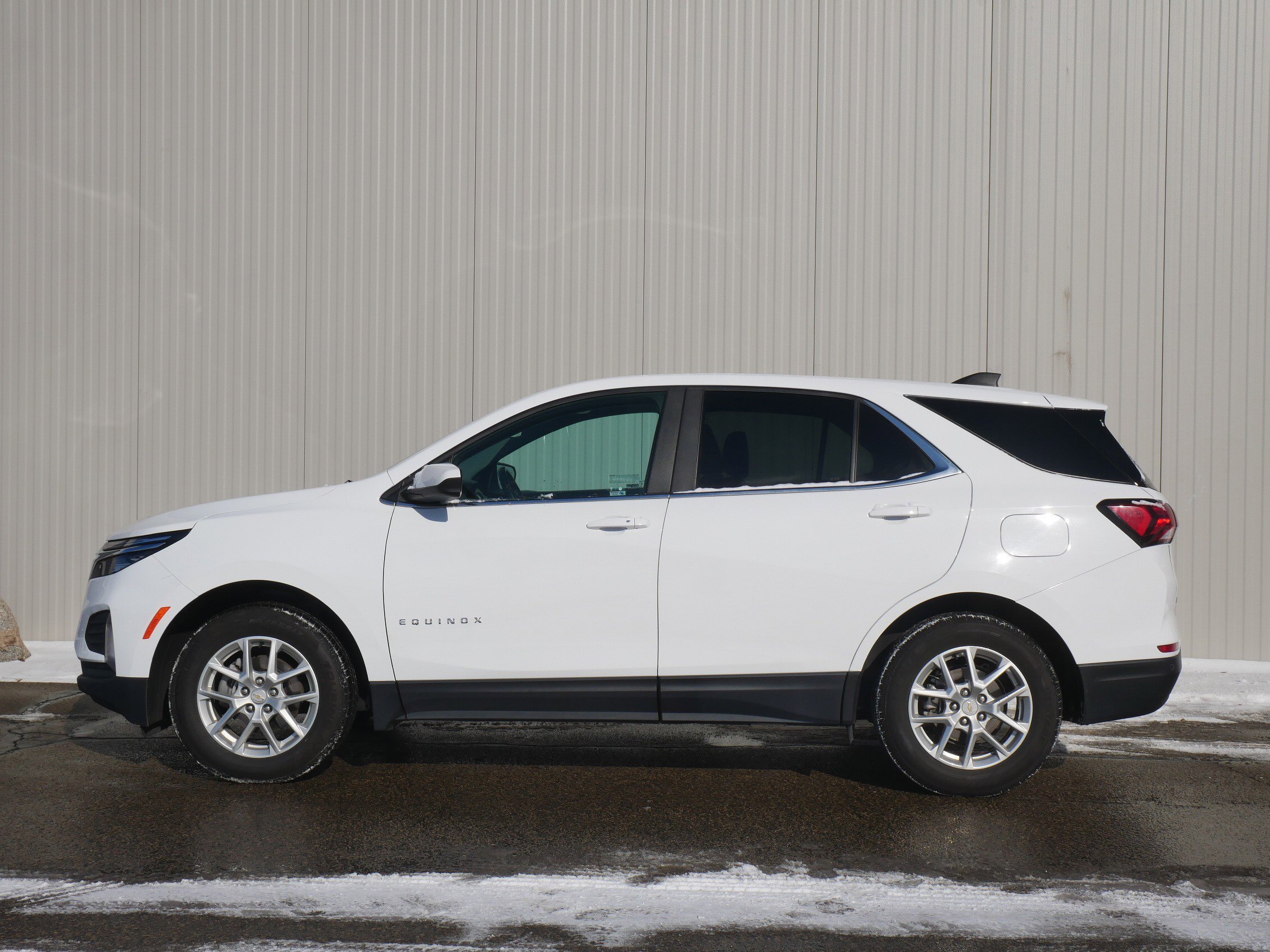 Used 2024 Chevrolet Equinox LT with VIN 3GNAXUEG5RS137512 for sale in Hastings, Minnesota