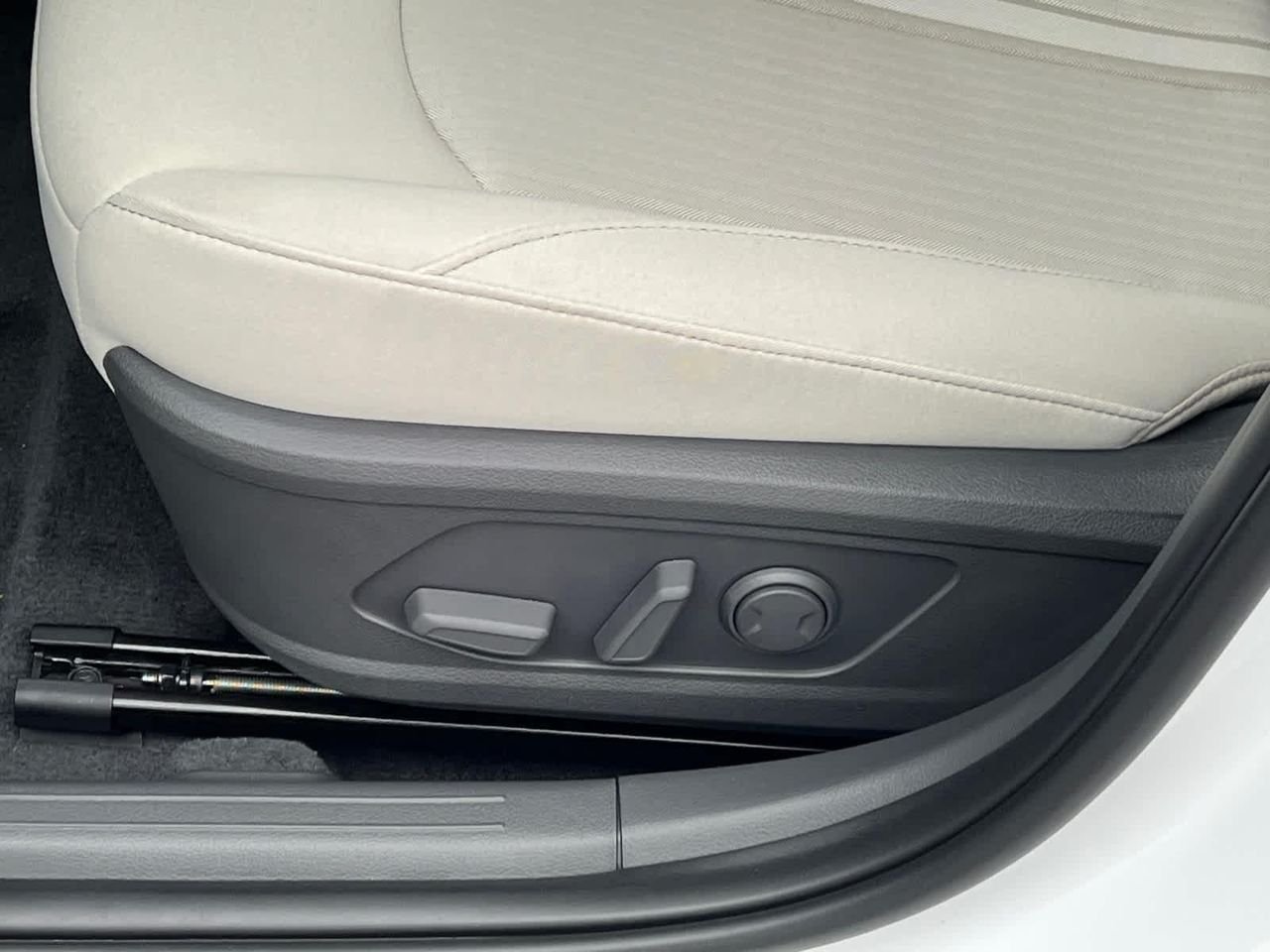 New 2026 Serenity White Hyundai SEL Sport image 10