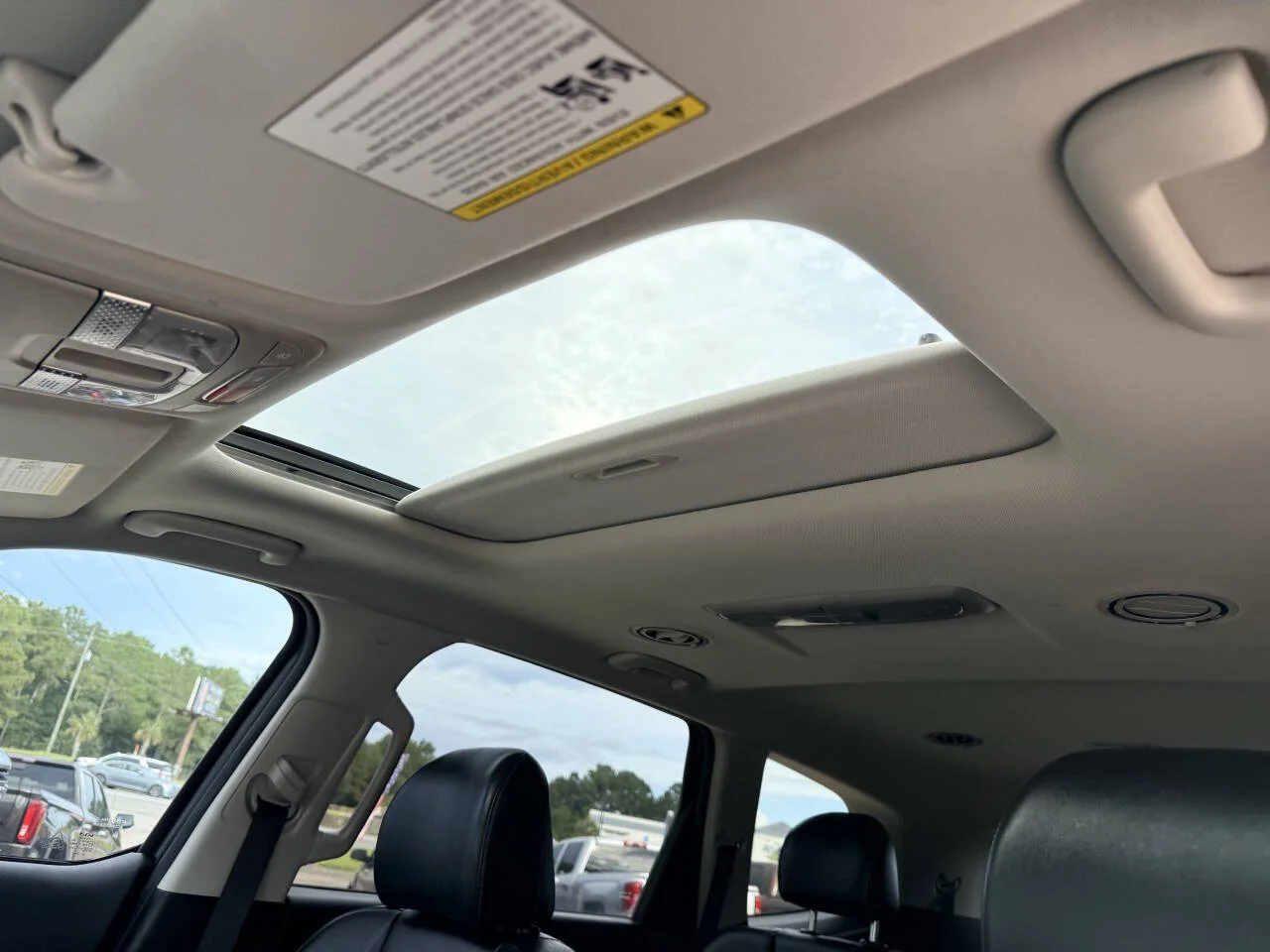 Used 2023 Gray Kia S 4dr SUV image 10