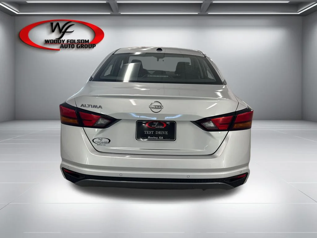 New 2026 Brilliant Silver Metallic Nissan SV image 7