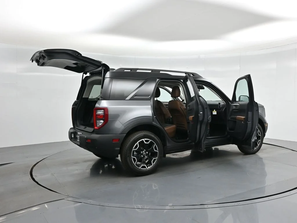 New 2025 Carbonized Gray Metallic Ford Outer Banks image 5