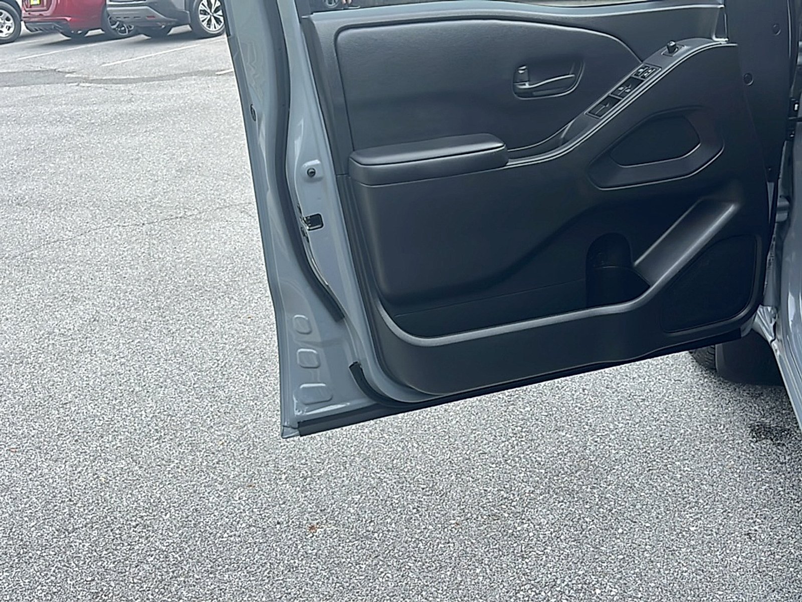 Used 2026 Boulder Gray Pearl Nissan Crew Cab SV 4x2 image 6