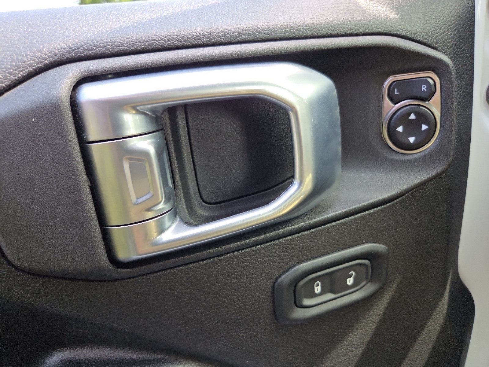 2022 Jeep Wrangler Unlimited Willys - Photo 27