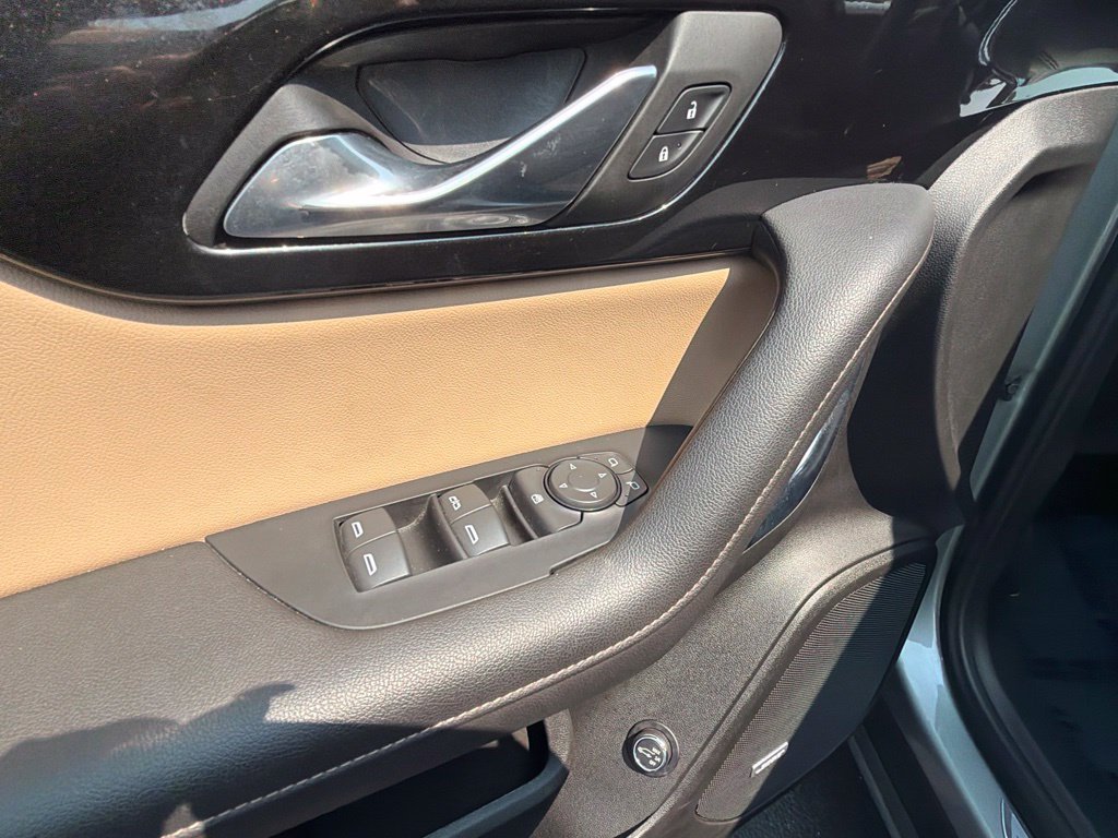 Used 2025 Sterling Gray Metallic Chevrolet Premier image 15