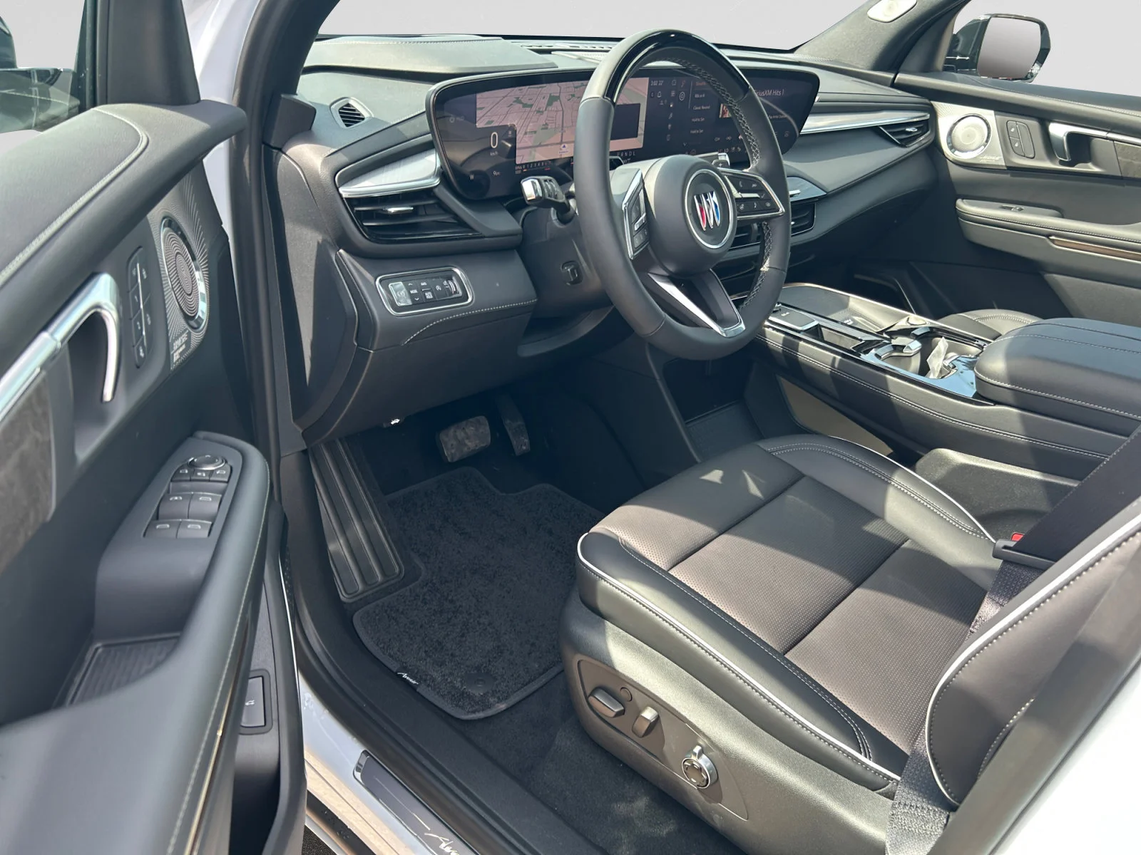 New 2026 Iridescent White Tricoat Buick Avenir AWD image 13