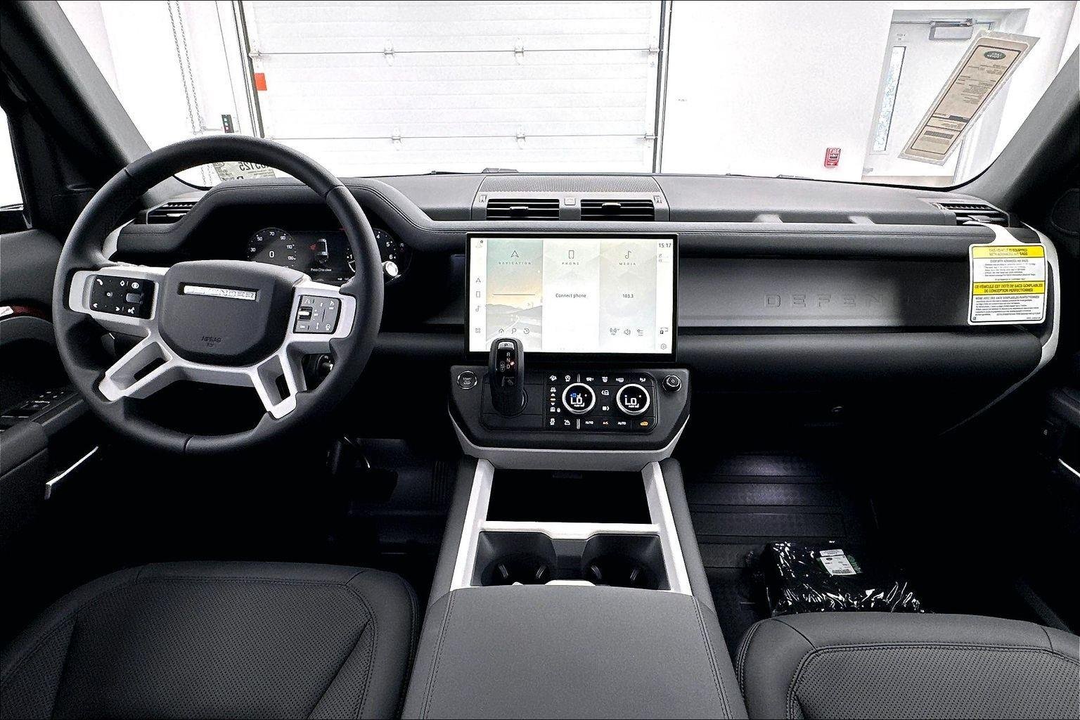 New 2026 Sedona Red Metallic Land Rover S image 9