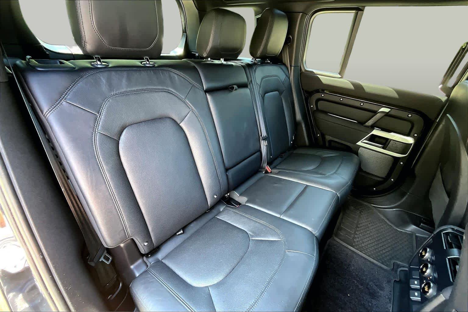 Used 2023 Santorini Black Metallic Land Rover SE image 20