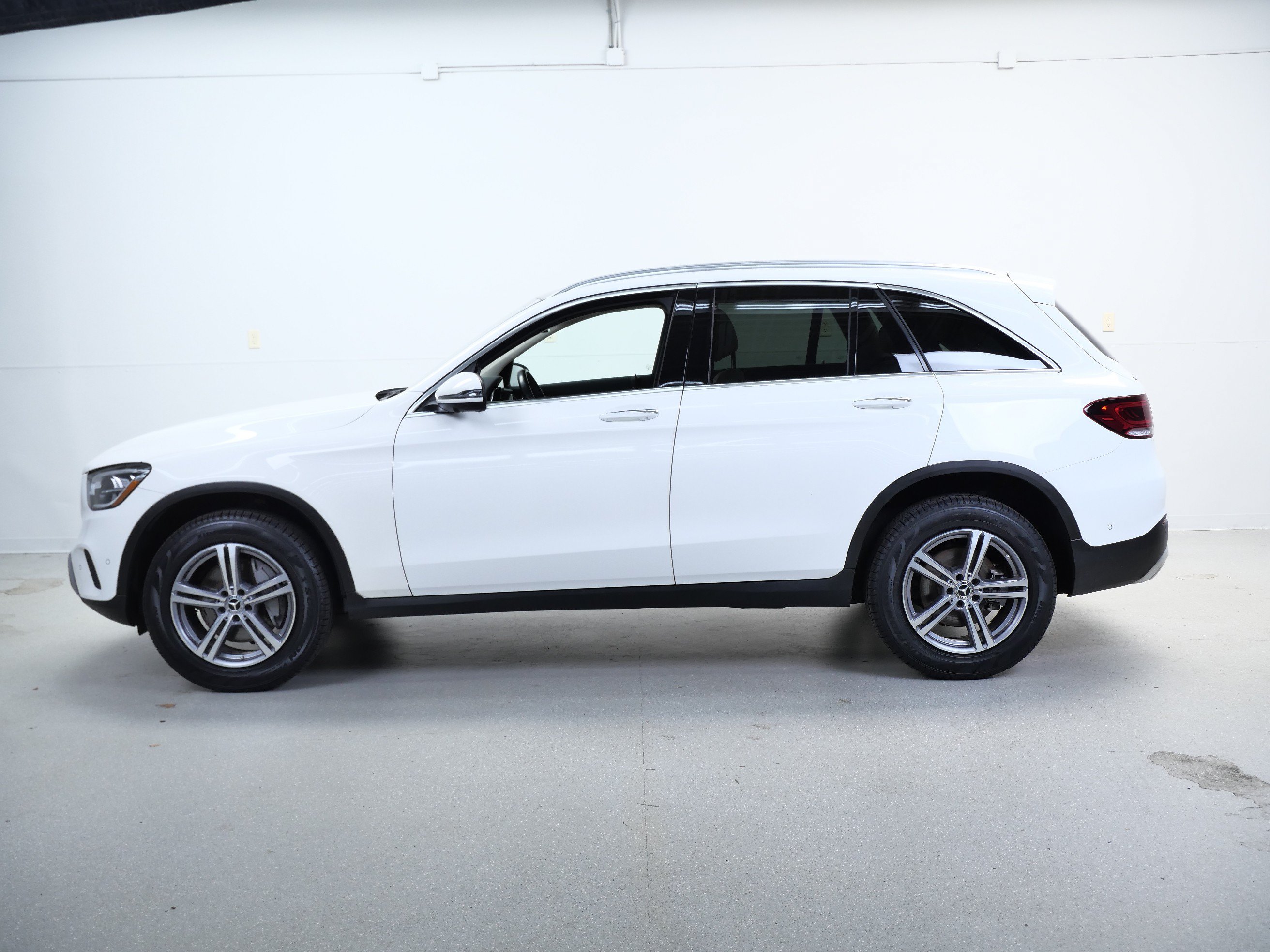 Used 2021 Polar White Mercedes-Benz GLC 300 image 10