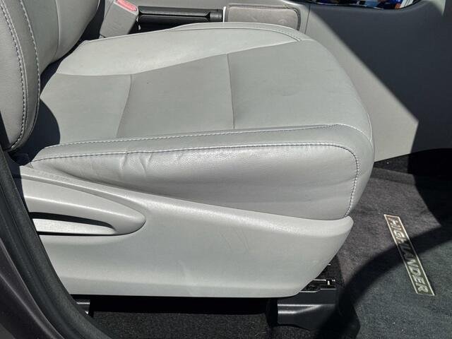 Used 2015 Predawn Gray Mica Toyota XLE image 12