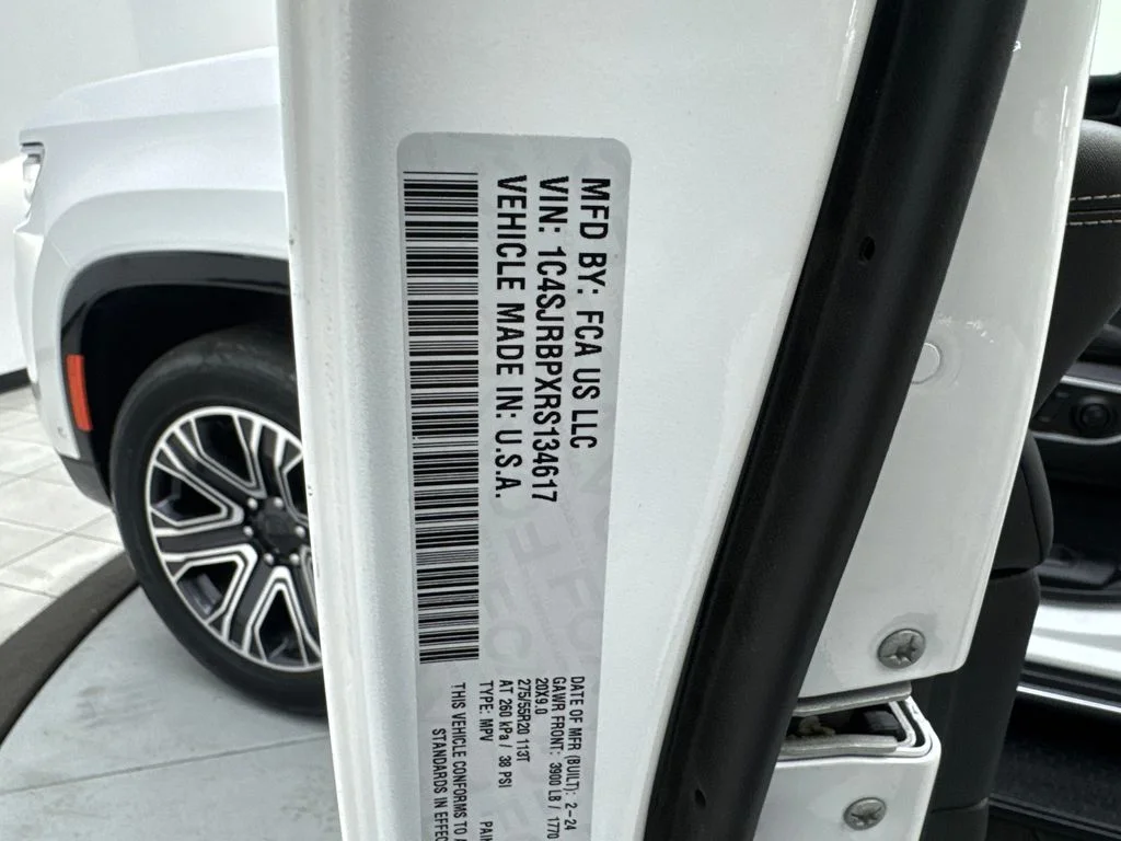 Used 2024 White Jeep Series II image 94
