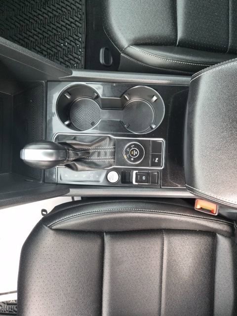 2022 Volkswagen Atlas SE w/Tech - Photo 23