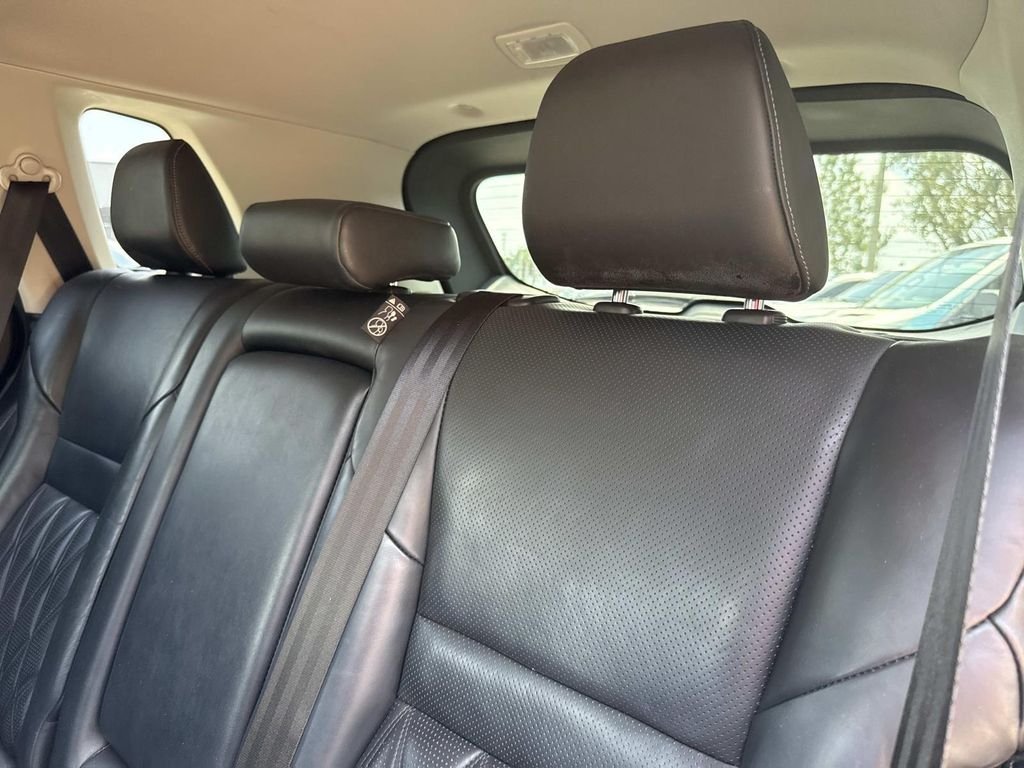 Used 2021 Gray Nissan Platinum image 14