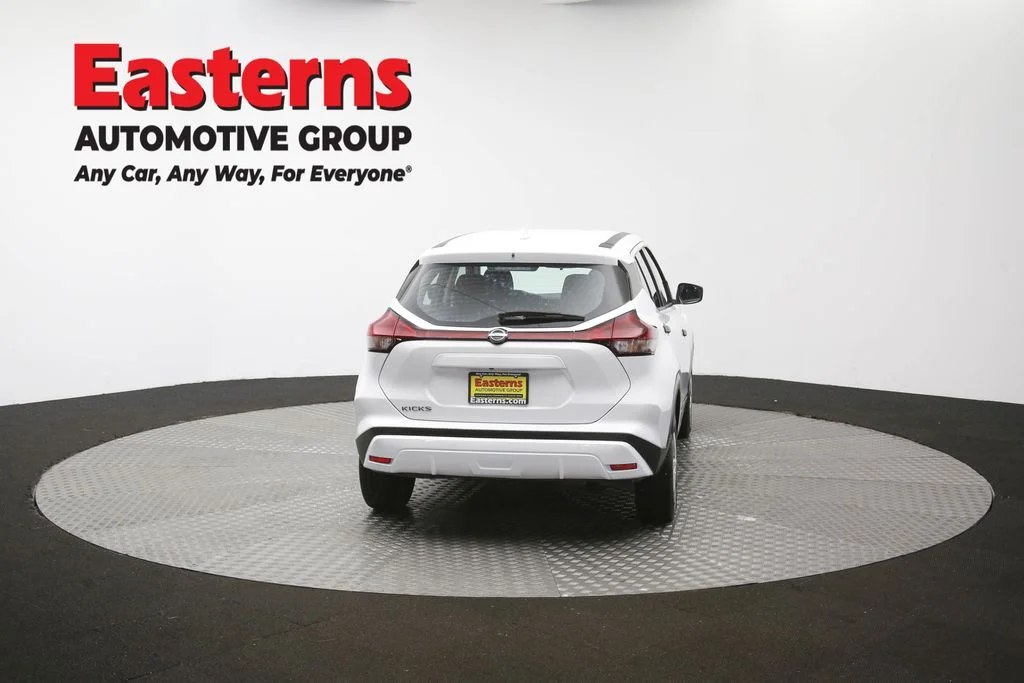Used 2022 White Nissan S image 36