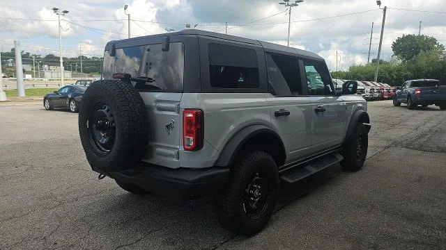 New 2026 Avalanche Gray Ford Big Bend 4-Dr 4WD image 24