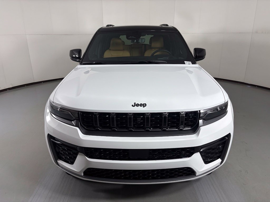 New 2027 Bright White Clear-Coat Paint Jeep Summit image 3