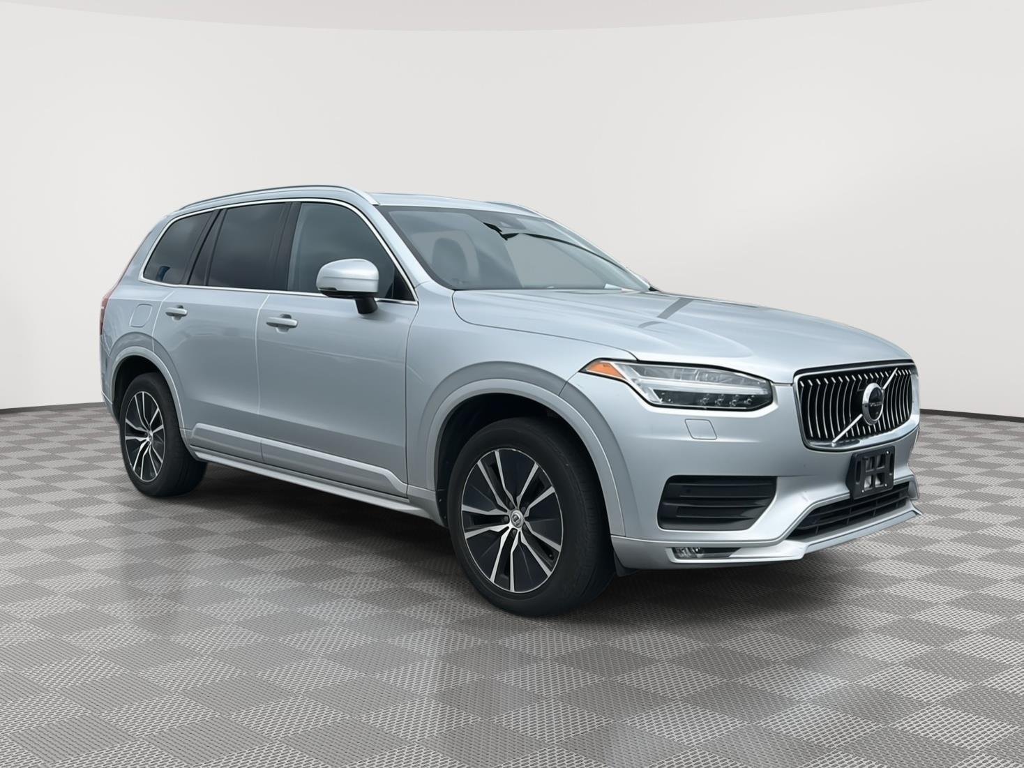 2020 Volvo XC90 T6 Momentum AWD's photo