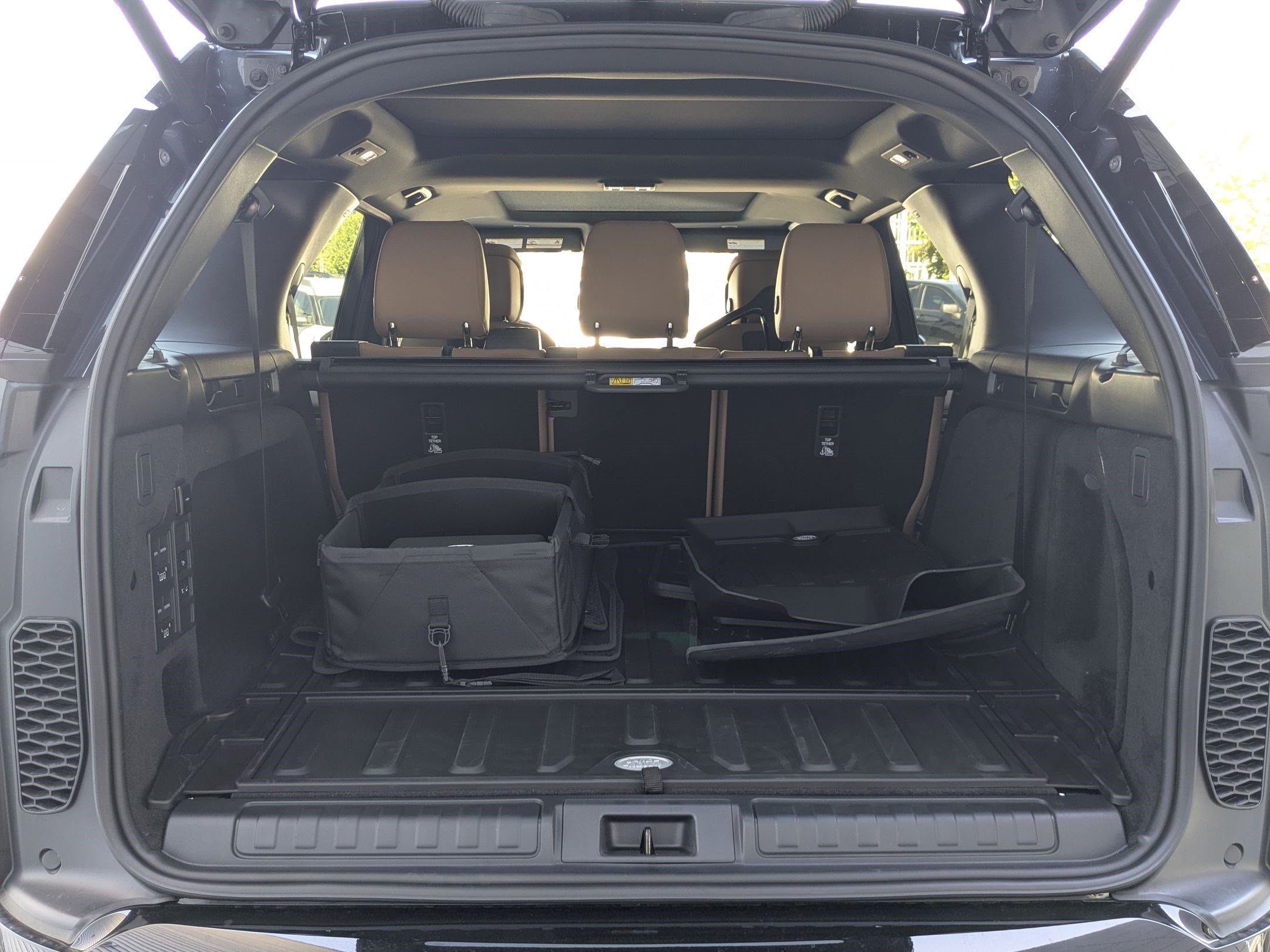 New 2026 Varesine Blue Land Rover Dynamic SE image 31