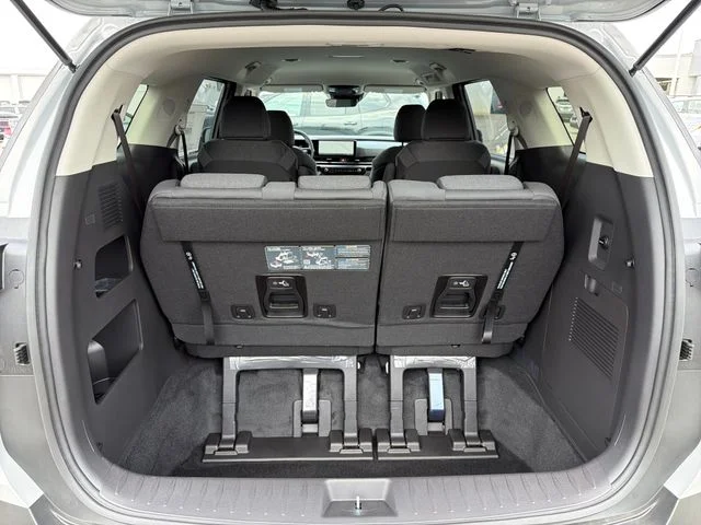 2027 Kia Carnival LX - Photo 24